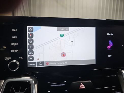 Certified 2023 Kia Sorento SX AWD/4WD image 24