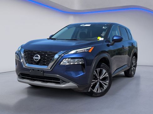 Used 2023 Nissan Rogue SV image 2