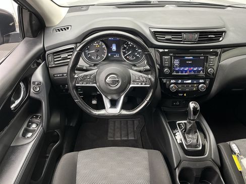 Used 2020 Nissan Rogue Sport SV w/ All-Weather Package AWD/4WD image 12