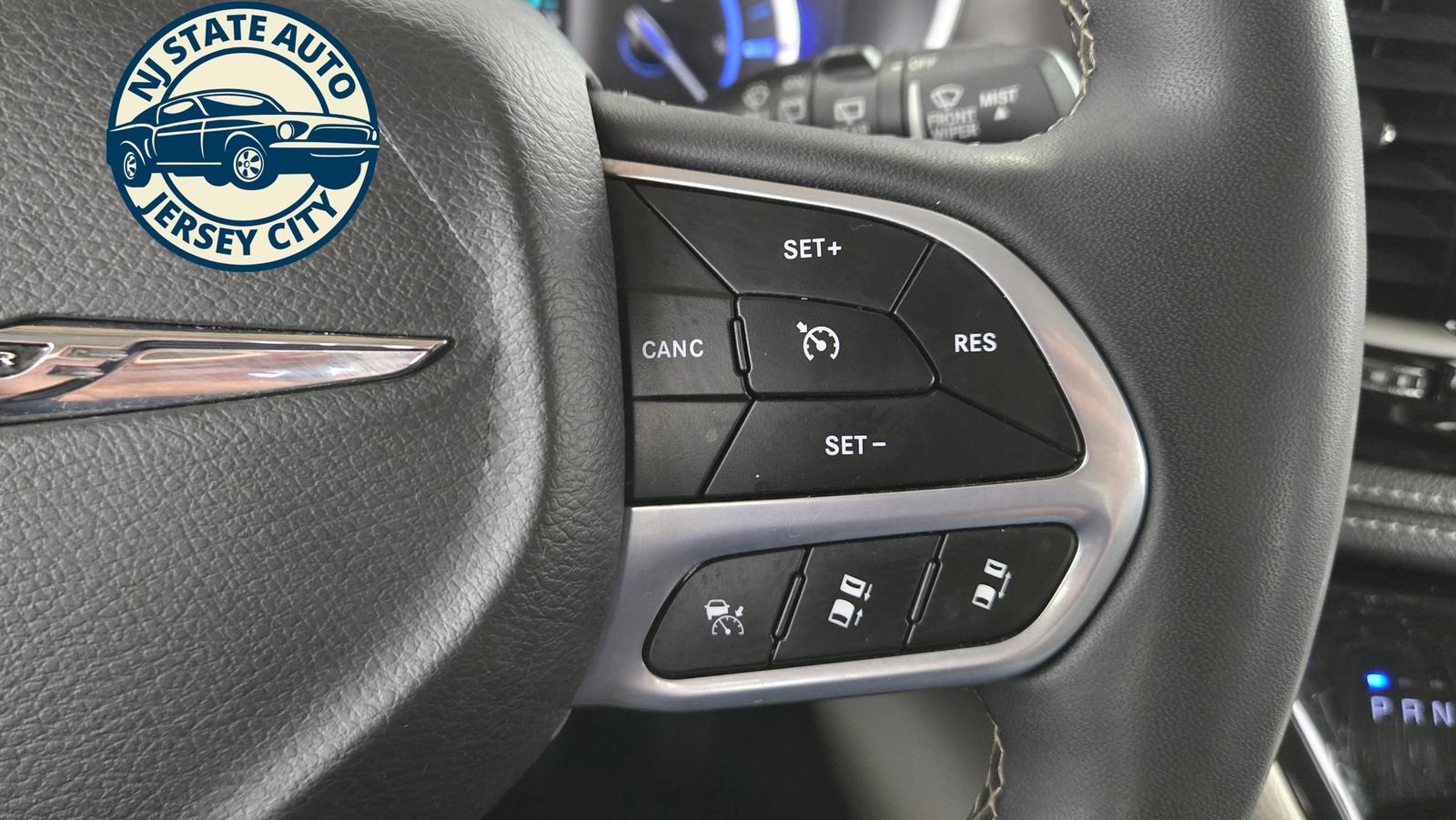 Used 2024 Chrysler Pacifica Limited FWD image 19