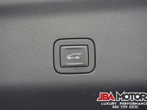 Used 2025 Chevrolet Suburban LT RWD image 91