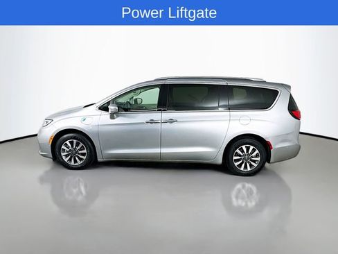 Used 2021 Chrysler Pacifica Touring-L image 10