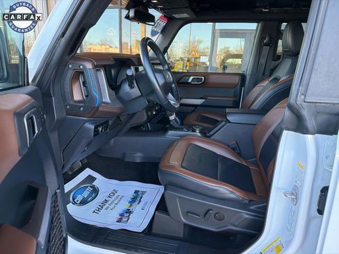 Used 2023 Ford Bronco Outer Banks w/ Sasquatch Package image 11