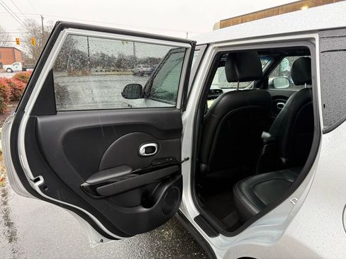 Used 2015 Kia Soul ! w/ Sun & Sound Package image 24