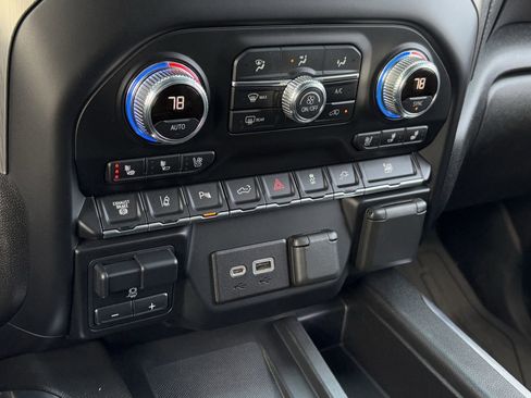 Used 2022 GMC Sierra 3500 Denali w/ Denali Ultimate Package image 24