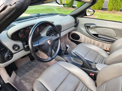 Used 2002 Porsche Boxster RWD image 9