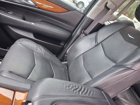 Used 2016 Cadillac Escalade 2WD image 15