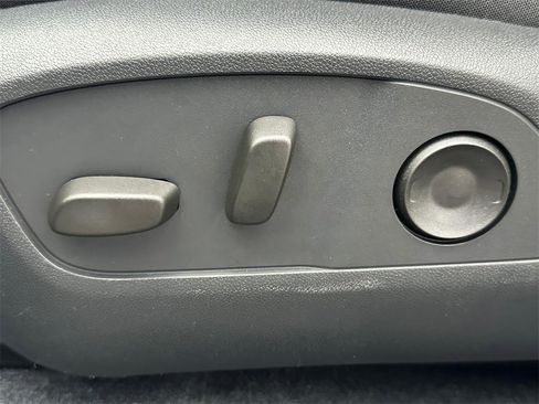 New 2026 Chevrolet Equinox EV LT image 22