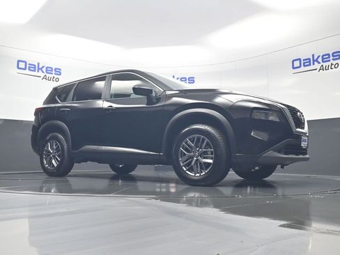 Used 2023 Nissan Rogue S AWD/4WD image 37