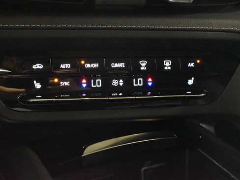 Used 2023 Buick Envision Essence FWD image 20