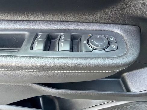 Used 2023 GMC Terrain SLE w/ Driver Convenience Package FWD image 16