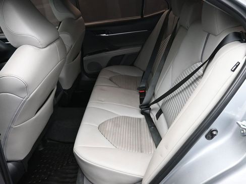 Used 2023 Toyota Camry SE image 12