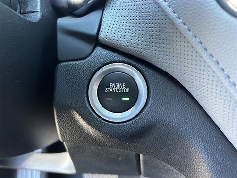 Used 2020 Chevrolet Equinox Premier image 29