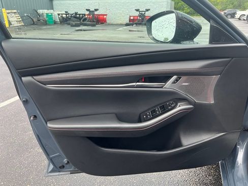 Used 2023 MAZDA MAZDA3 s FWD image 9