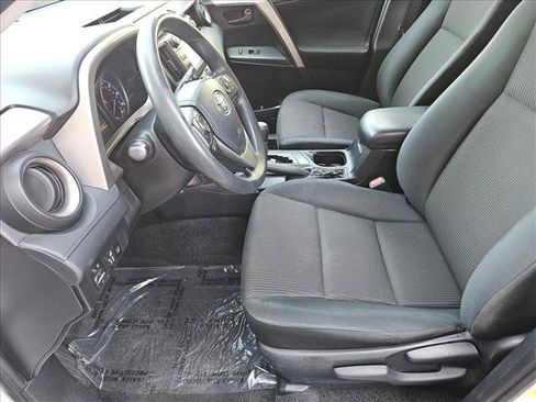 Used 2018 Toyota RAV4 LE w/ All Weather Liner Package FWD image 21