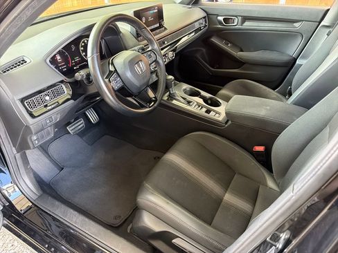 Used 2023 Honda Civic Sport image 2
