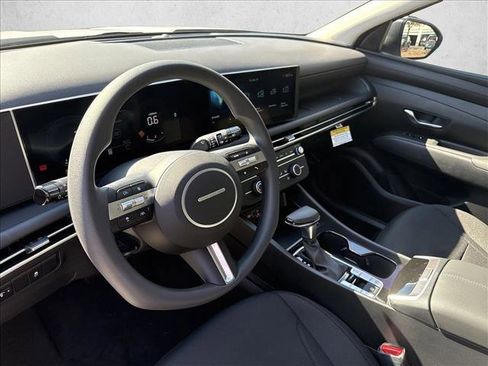 New 2026 Hyundai Tucson SE image 3