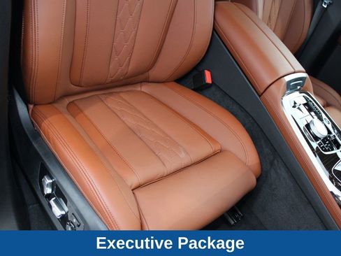 Used 2025 BMW X7 M60i AWD/4WD image 24