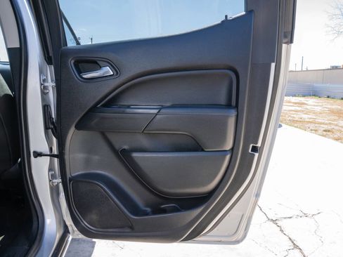 Used 2016 GMC Canyon SLE image 13