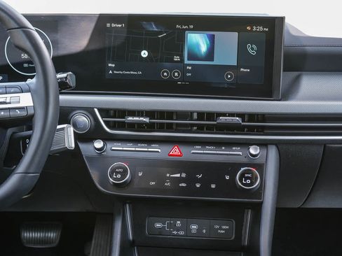 Certified 2025 Hyundai Sonata SEL FWD image 13