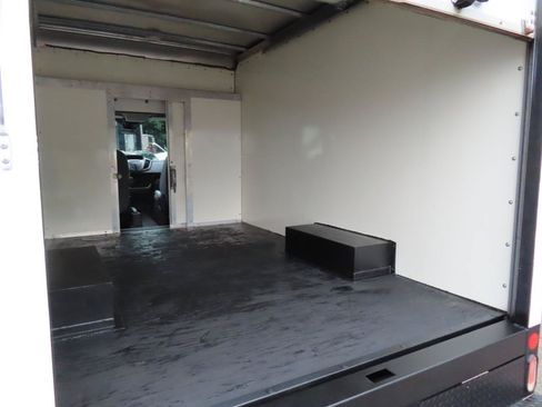 Used 2017 Ford Transit 250 138 RWD image 13