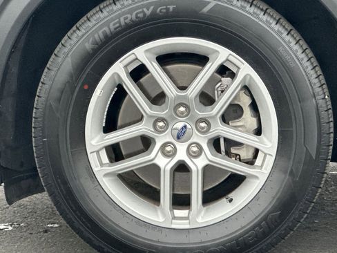 Certified 2025 Ford Explorer Active image 28