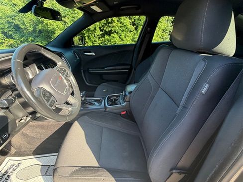 Used 2019 Dodge Charger SXT RWD image 18
