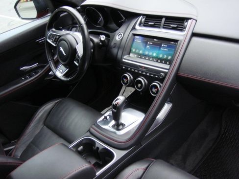 Used 2018 Jaguar E-PACE First Edition image 17