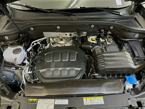 Used 2025 Volkswagen Atlas SE image 35