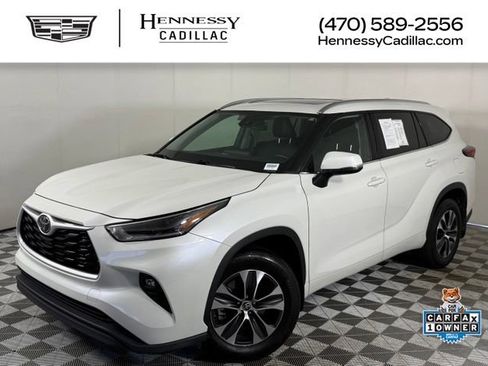 Used 2021 Toyota Highlander XLE AWD/4WD image 1