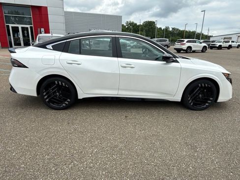 New 2026 Nissan Sentra SR FWD image 8