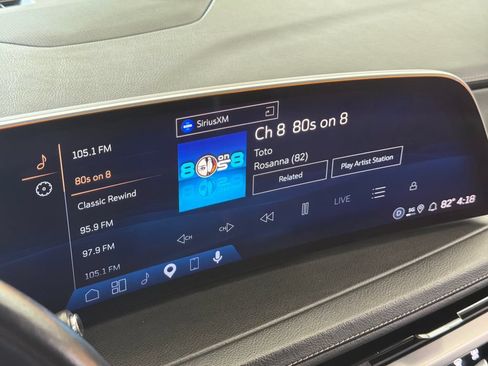 Used 2025 Cadillac XT4 Premium Luxury FWD image 9