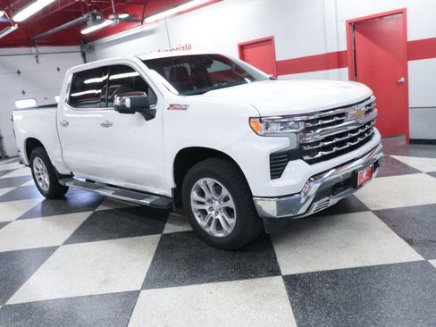 Used 2023 Chevrolet Silverado 1500 LTZ w/ LTZ Convenience Package II AWD/4WD image 3