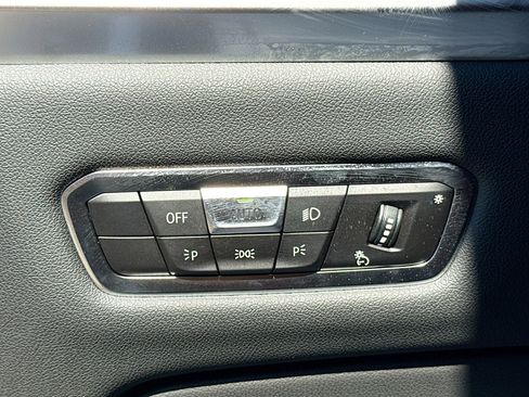 Used 2023 BMW X7 xDrive40i w/ Executive Package image 37