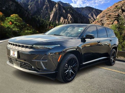 Used 2024 Jeep Wagoneer Launch Edition image 5