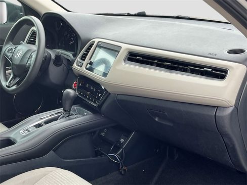 Used 2022 Honda HR-V EX image 29