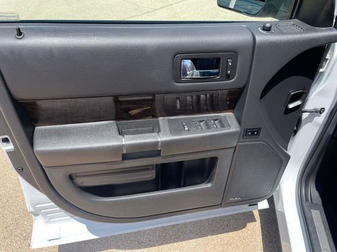 Used 2019 Ford Flex Limited FWD image 10