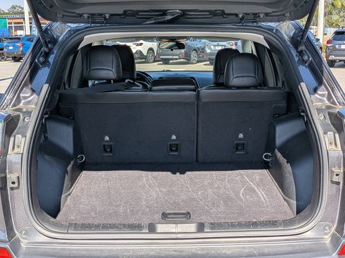 Used 2020 Jeep Cherokee Latitude Plus w/ Cold Weather Group image 11