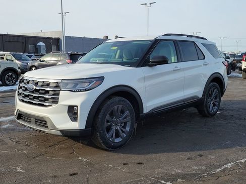 New 2026 Ford Explorer Active w/ Active Comfort Package image 8