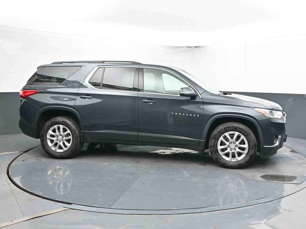 Used 2021 Chevrolet Traverse LT w/ LPO, Cargo Package AWD/4WD image 4