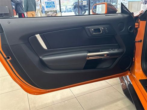 Used 2020 Ford Mustang Shelby GT500 w/ Technology Package image 8