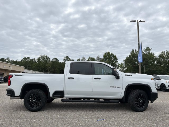 Used 2026 Chevrolet Silverado 2500 LTZ w/ Trail Boss Package AWD/4WD image 5
