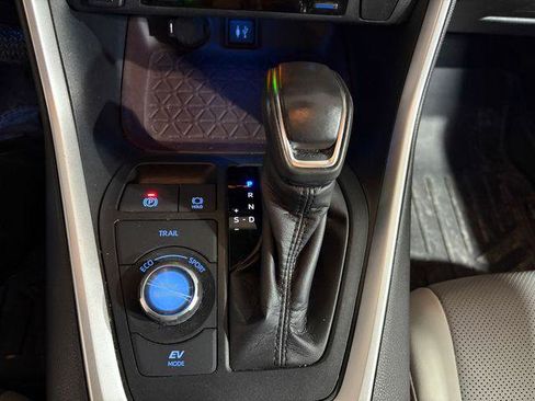 Certified 2019 Toyota RAV4 Limited image 19