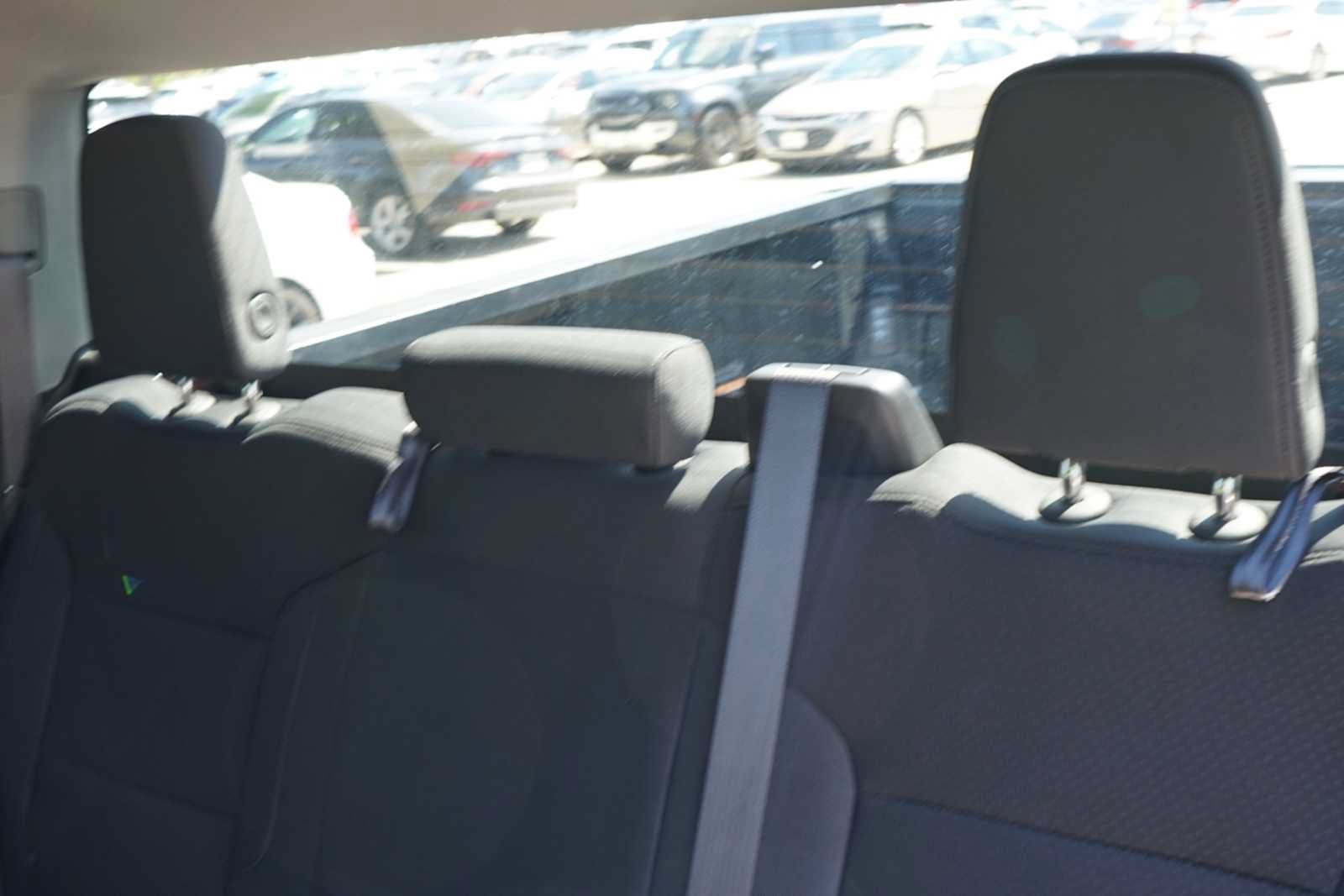Used 2020 Chevrolet Silverado 1500 Custom w/ Custom Value Package RWD image 17