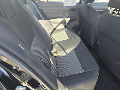 Used 2022 Nissan Versa S image 17