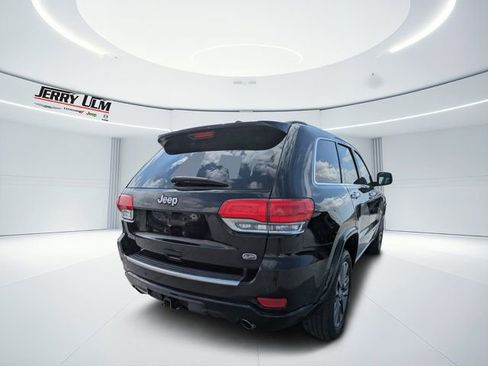 Used 2017 Jeep Grand Cherokee Overland w/ Jeep Active Safety Group image 3