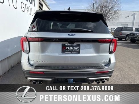Used 2025 Ford Explorer Platinum w/ Ultimate Package image 4