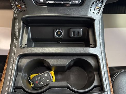 Used 2019 Chevrolet Suburban Premier image 25