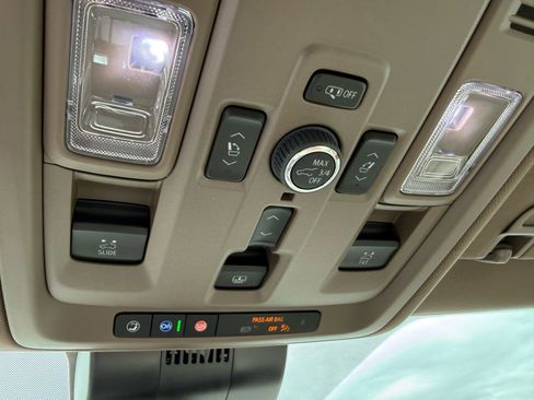 Used 2025 GMC Yukon XL Denali w/ Denali Reserve Package AWD/4WD image 35