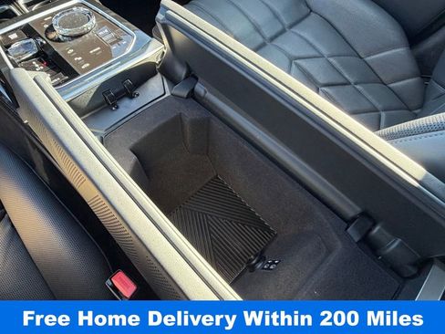 Used 2025 BMW 740i xDrive image 26